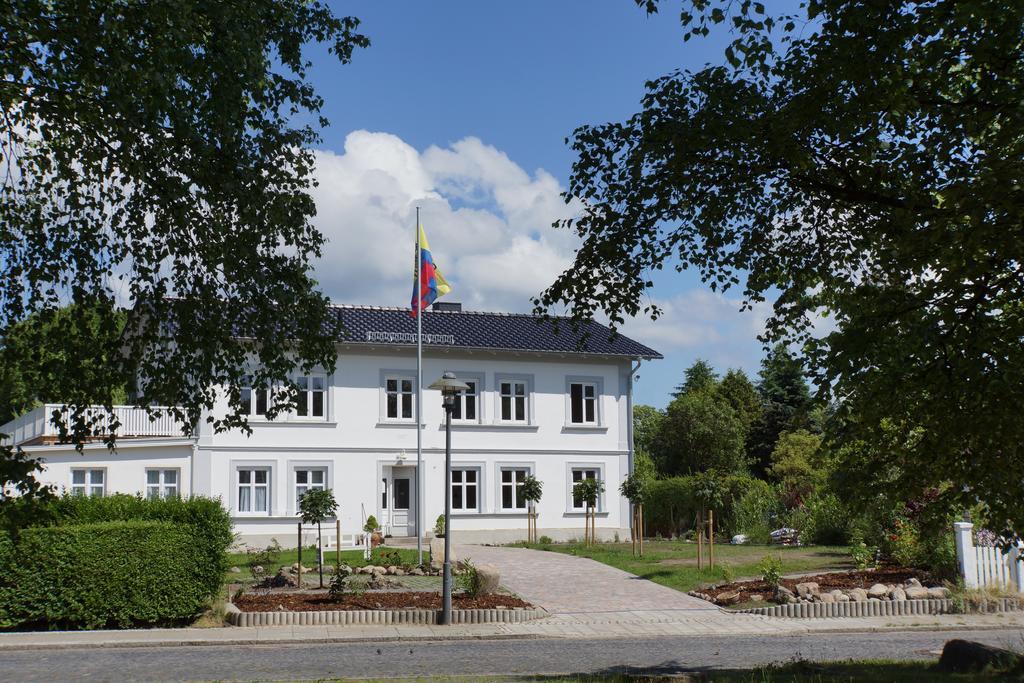 Haus Buddenbrock Auf Ruegen Wiek auf Rügen Esterno foto